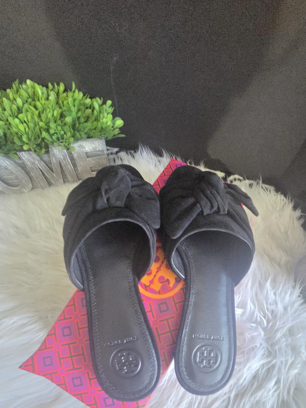 Tory Burch Annabelle Black Suede Bow Slide Sandals. Size 7